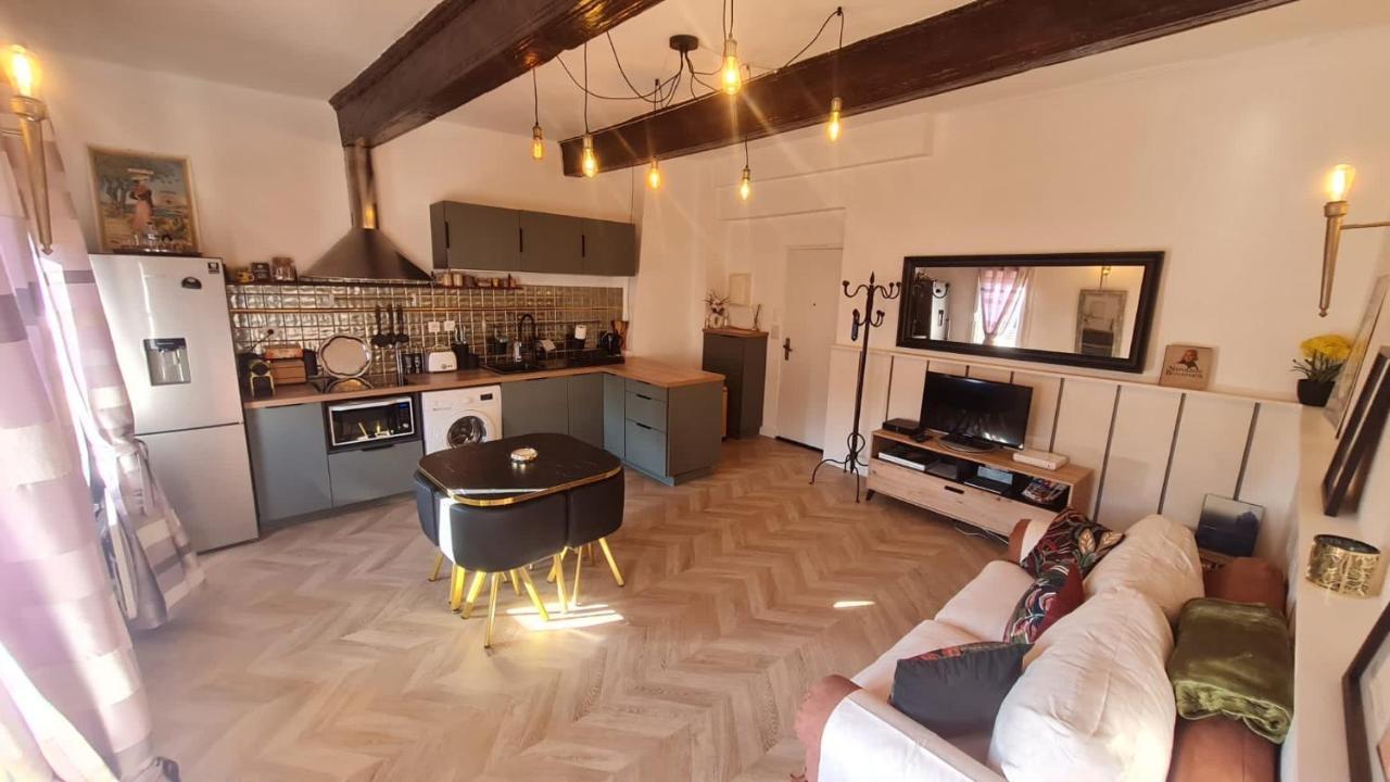 Sunny Apartment With Nice View In History City Center Aix-en-Provence Exterior foto